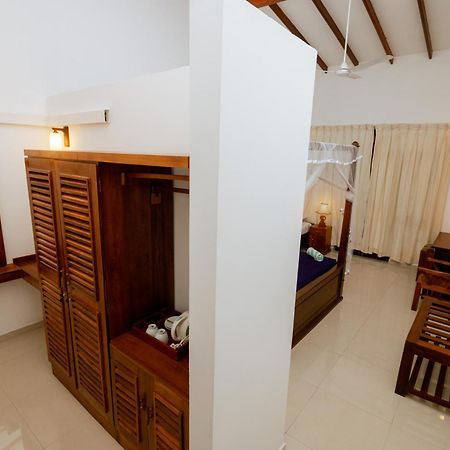 Prince Beach Hotel Бентота Екстериор снимка
