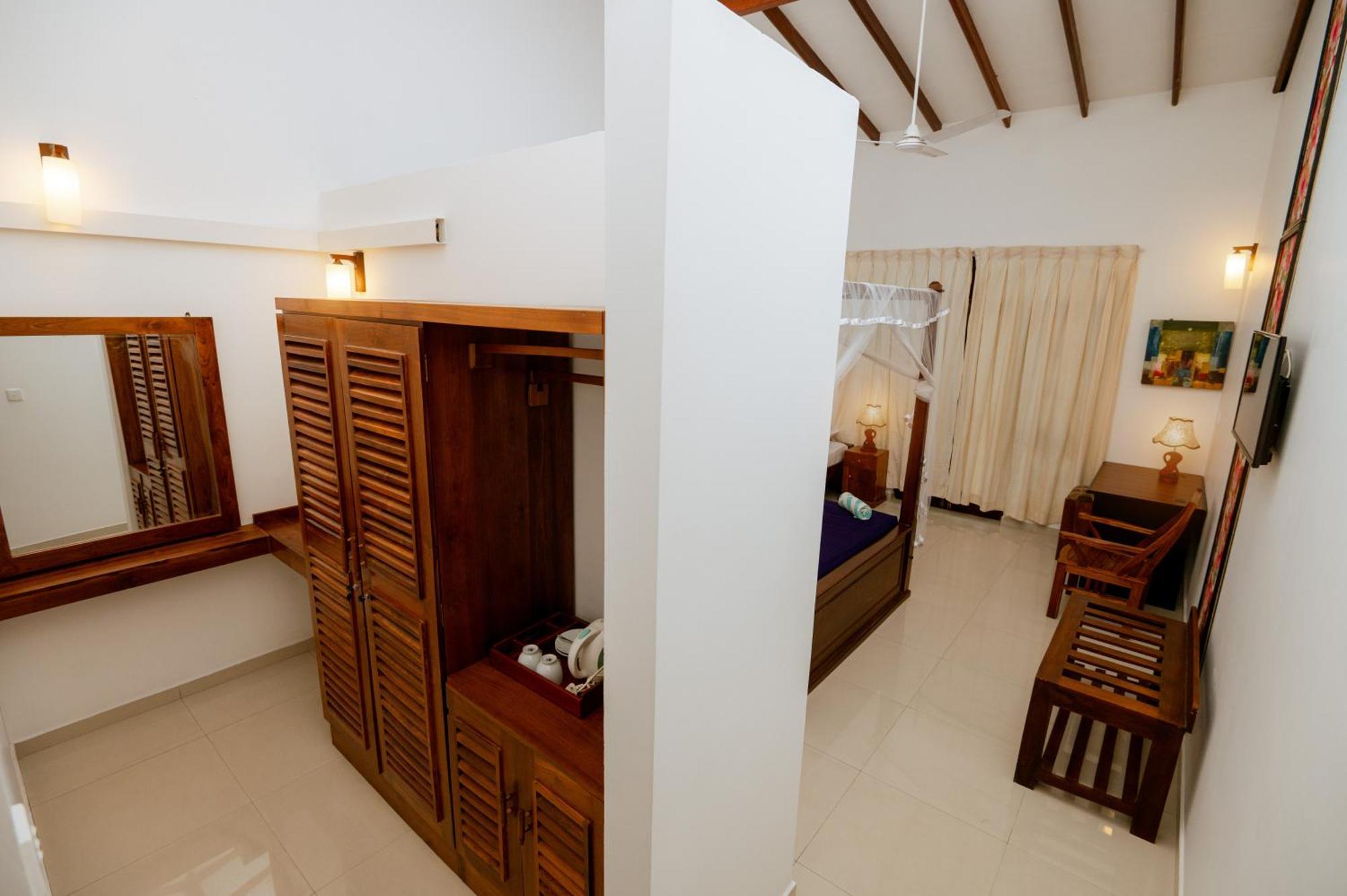Prince Beach Hotel Бентота Екстериор снимка