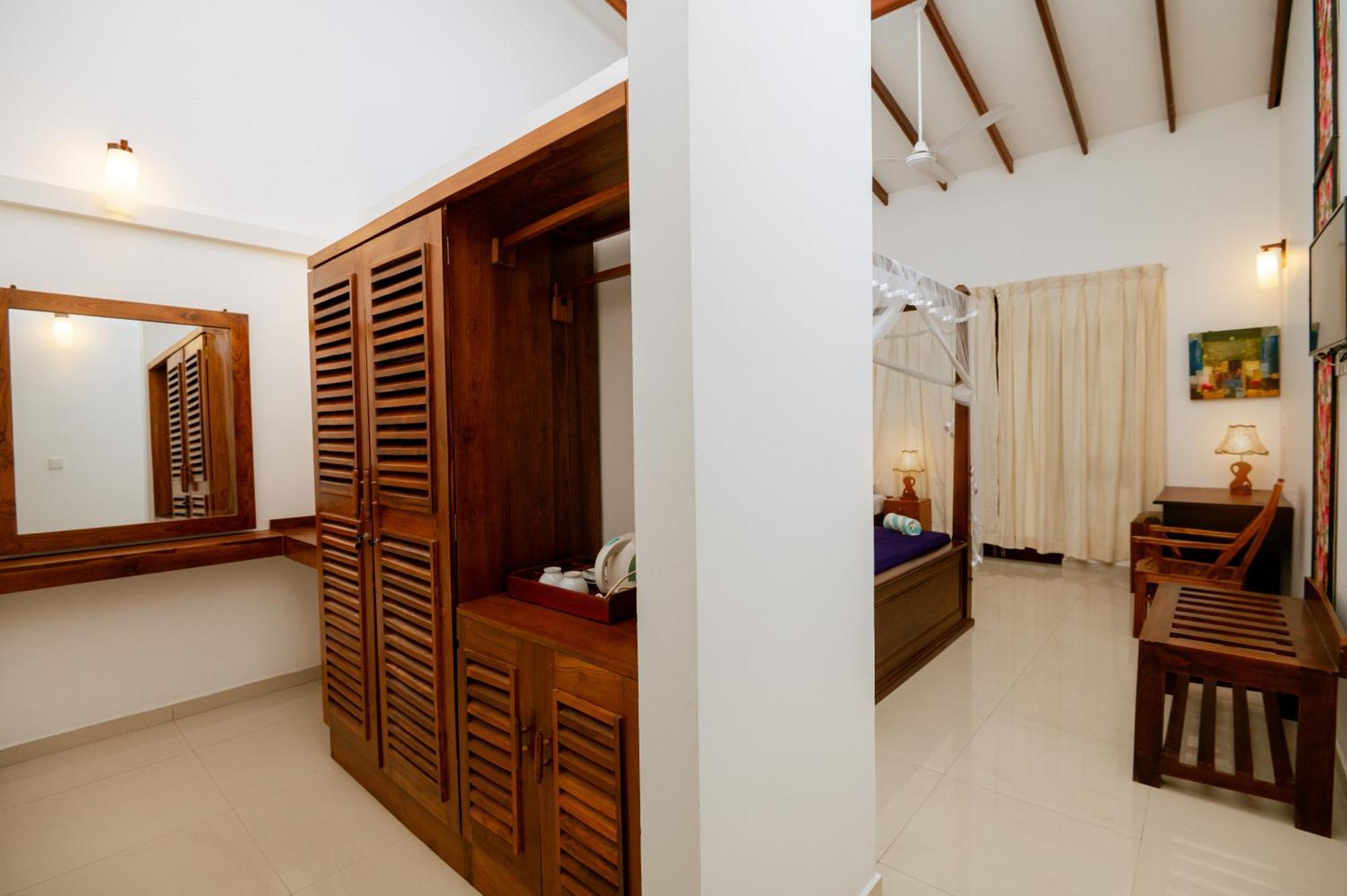 Prince Beach Hotel Бентота Екстериор снимка