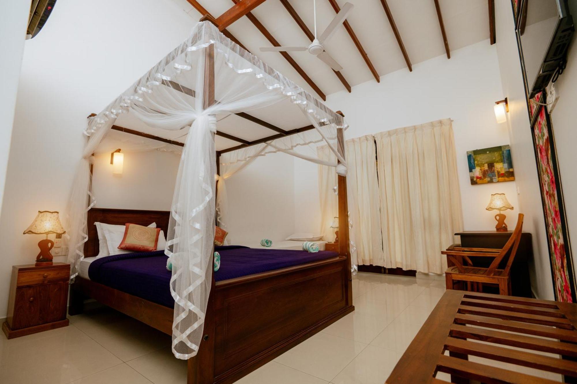 Prince Beach Hotel Бентота Екстериор снимка