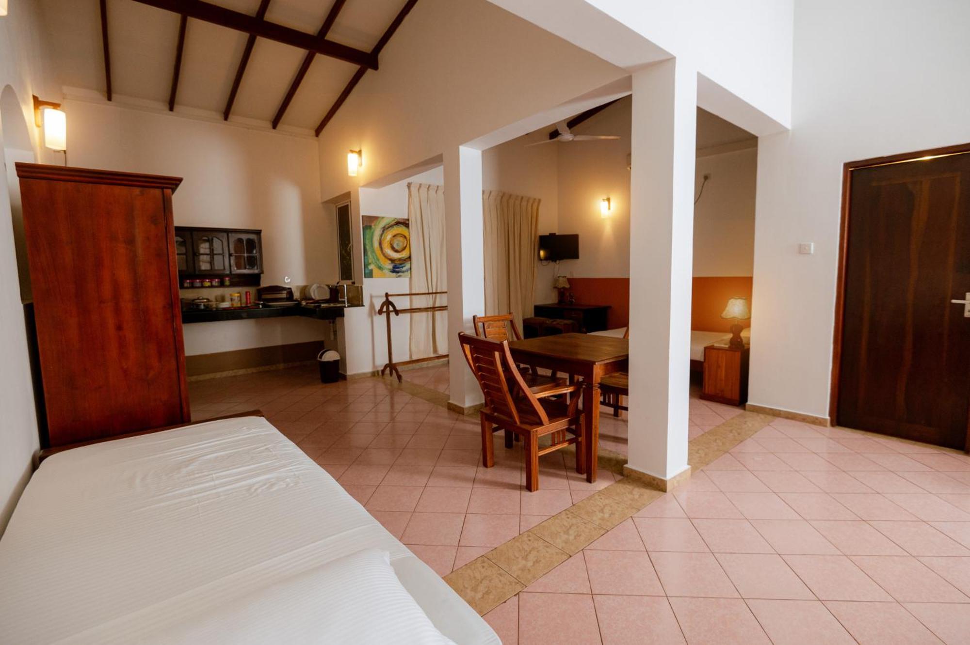 Prince Beach Hotel Бентота Екстериор снимка