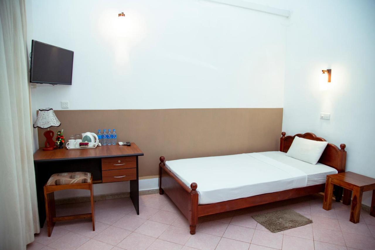 Prince Beach Hotel Бентота Екстериор снимка