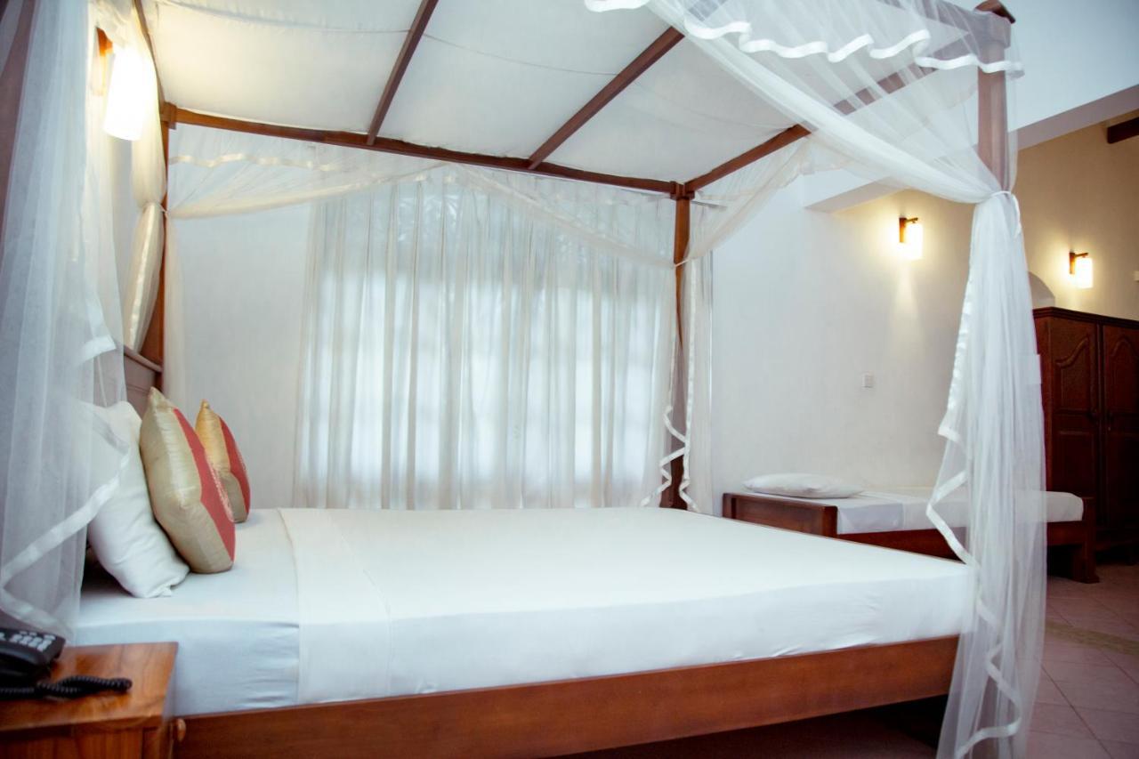 Prince Beach Hotel Бентота Екстериор снимка