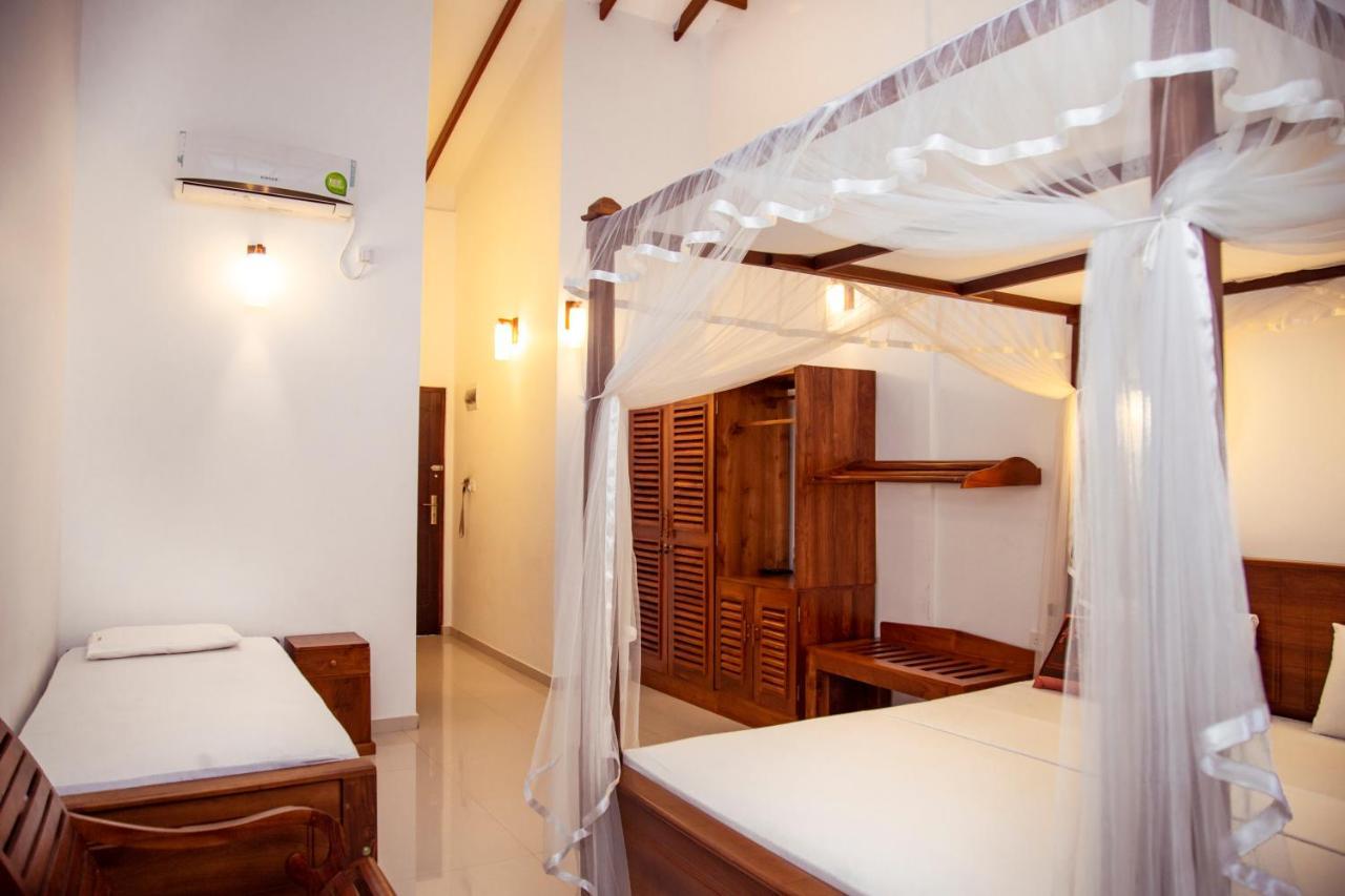 Prince Beach Hotel Бентота Екстериор снимка
