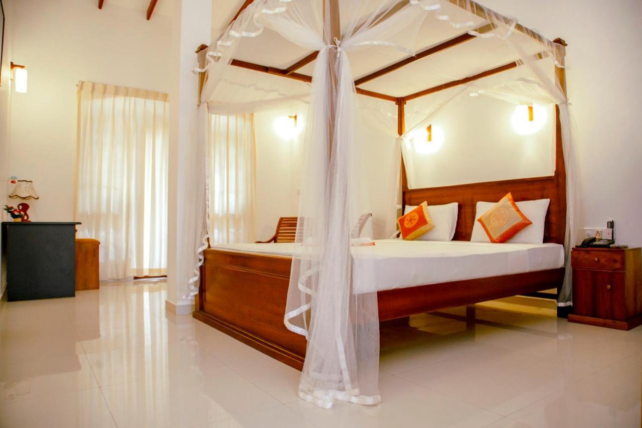 Prince Beach Hotel Бентота Екстериор снимка