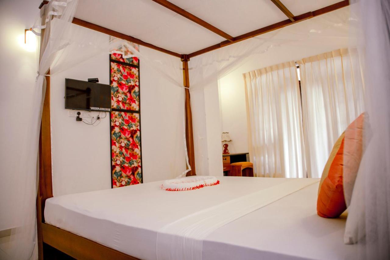 Prince Beach Hotel Бентота Екстериор снимка